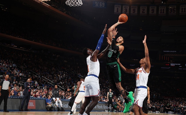 然透露出深 然透露出深