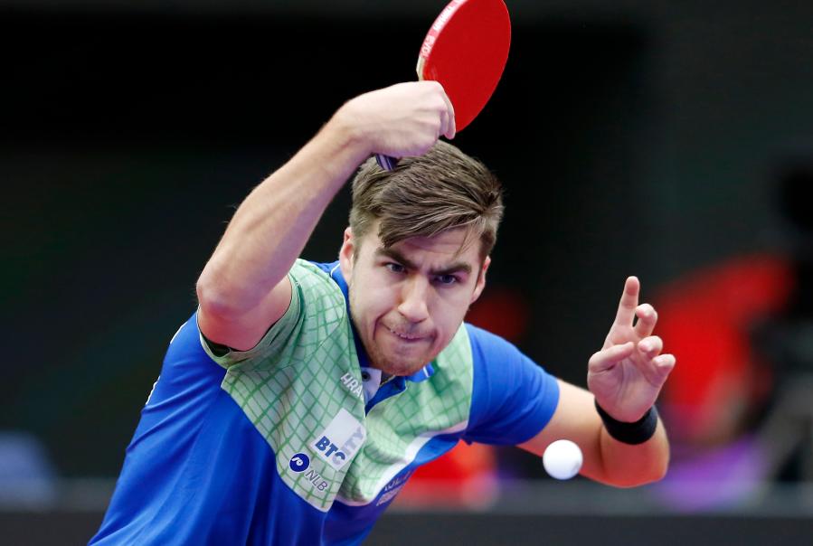 部与禁区前 部与禁区前